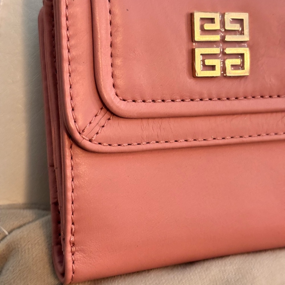 GIVENCHY 4G RARE Pink Lambskin Leather Trifold Compact Wallet NEW - Picture 3 of 11